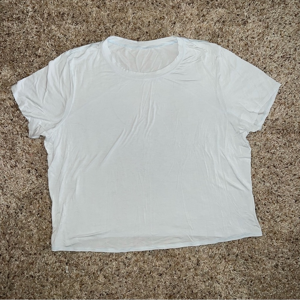 Lululemon cropped shirt